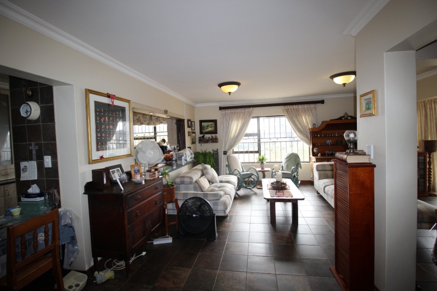 4 Bedroom Property for Sale in Lake Deneysville Free State